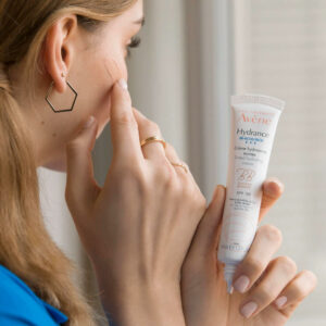 Crème de nuit : pour régénérer  la peau du visage mise à l’épreuve par le stress quotidien.