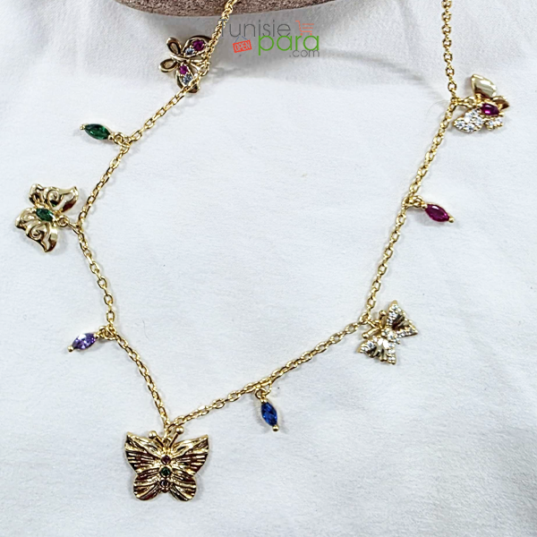 Collier Multi-Breloques Papillons en Acier Inoxydable – Cristaux Multicolores et Doré