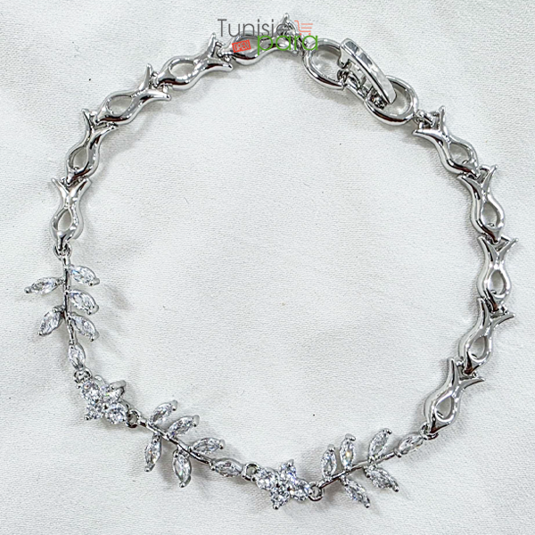 Bracelet Argenté Élégant pour Femme – Rivière de Cristaux et Maillons Géométriques